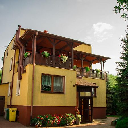 Dom Pod Orzechami Apartamento Nałęczów Exterior foto