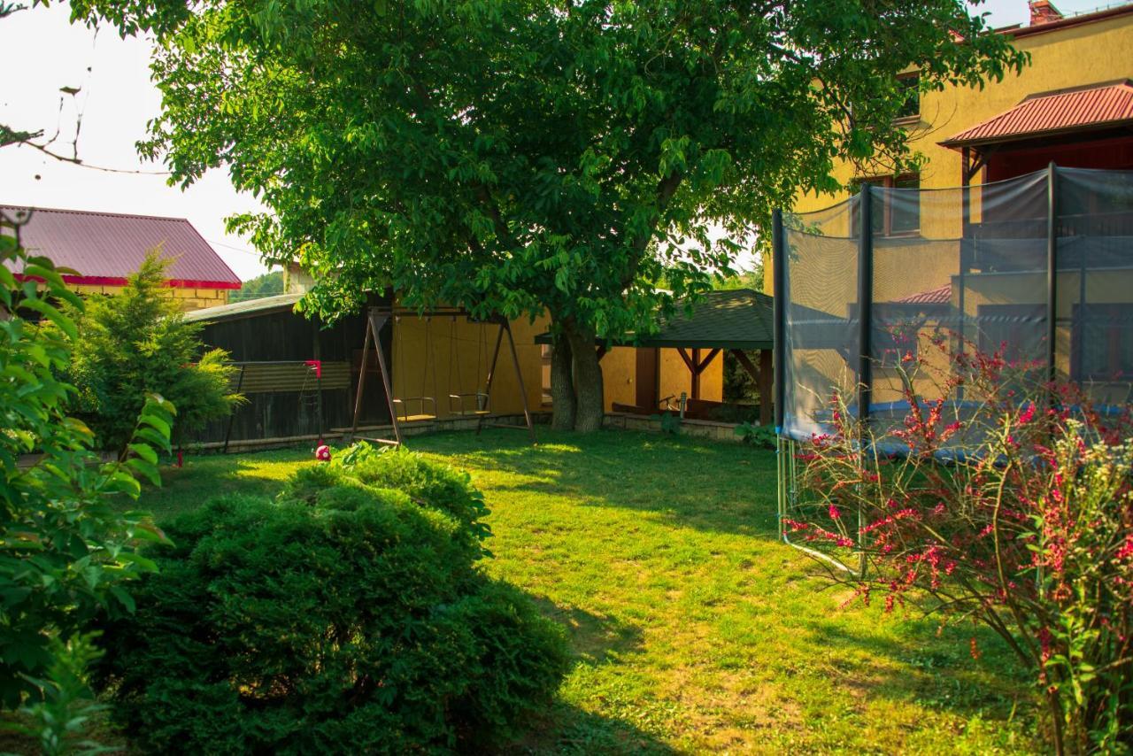 Dom Pod Orzechami Apartamento Nałęczów Exterior foto