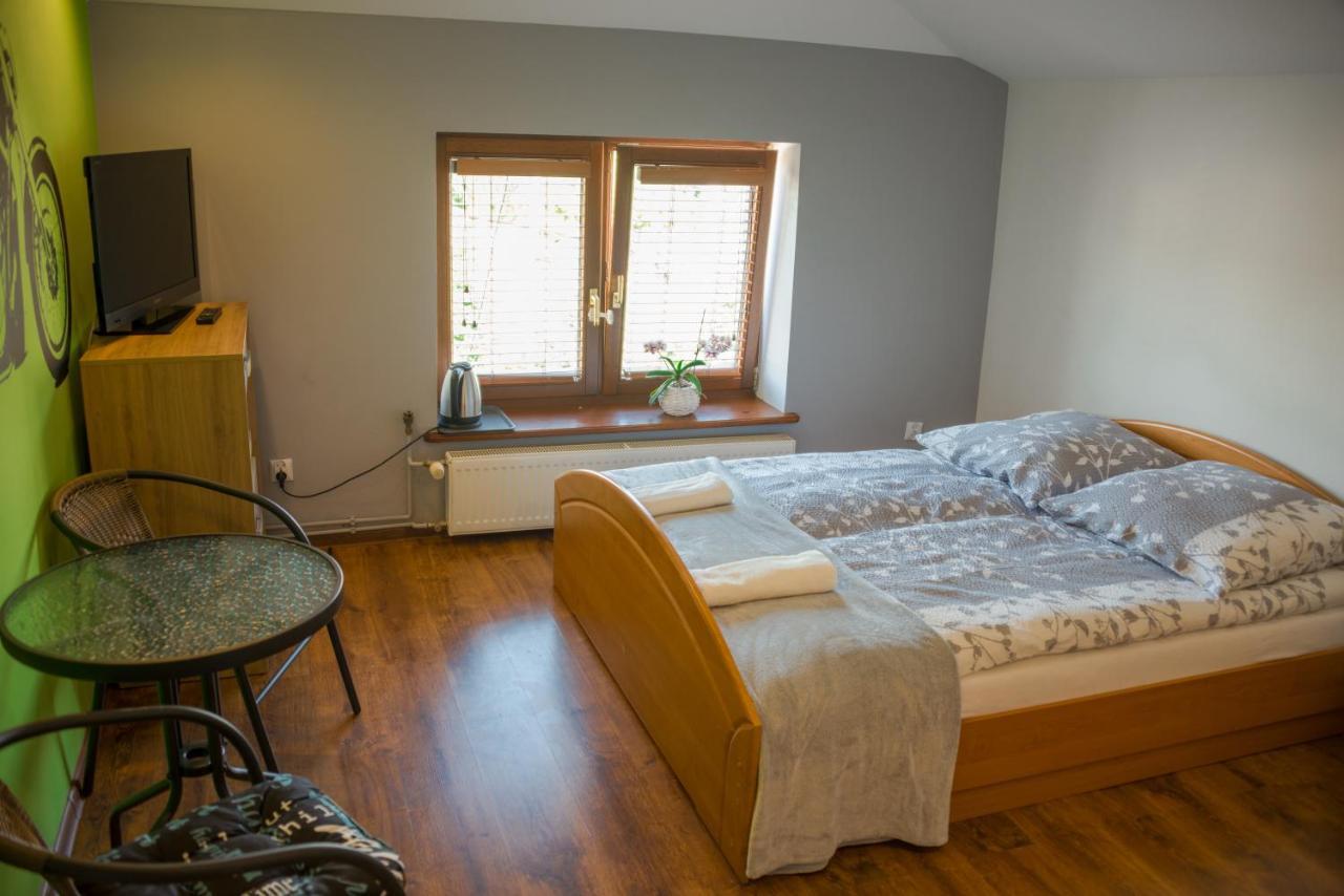 Dom Pod Orzechami Apartamento Nałęczów Exterior foto