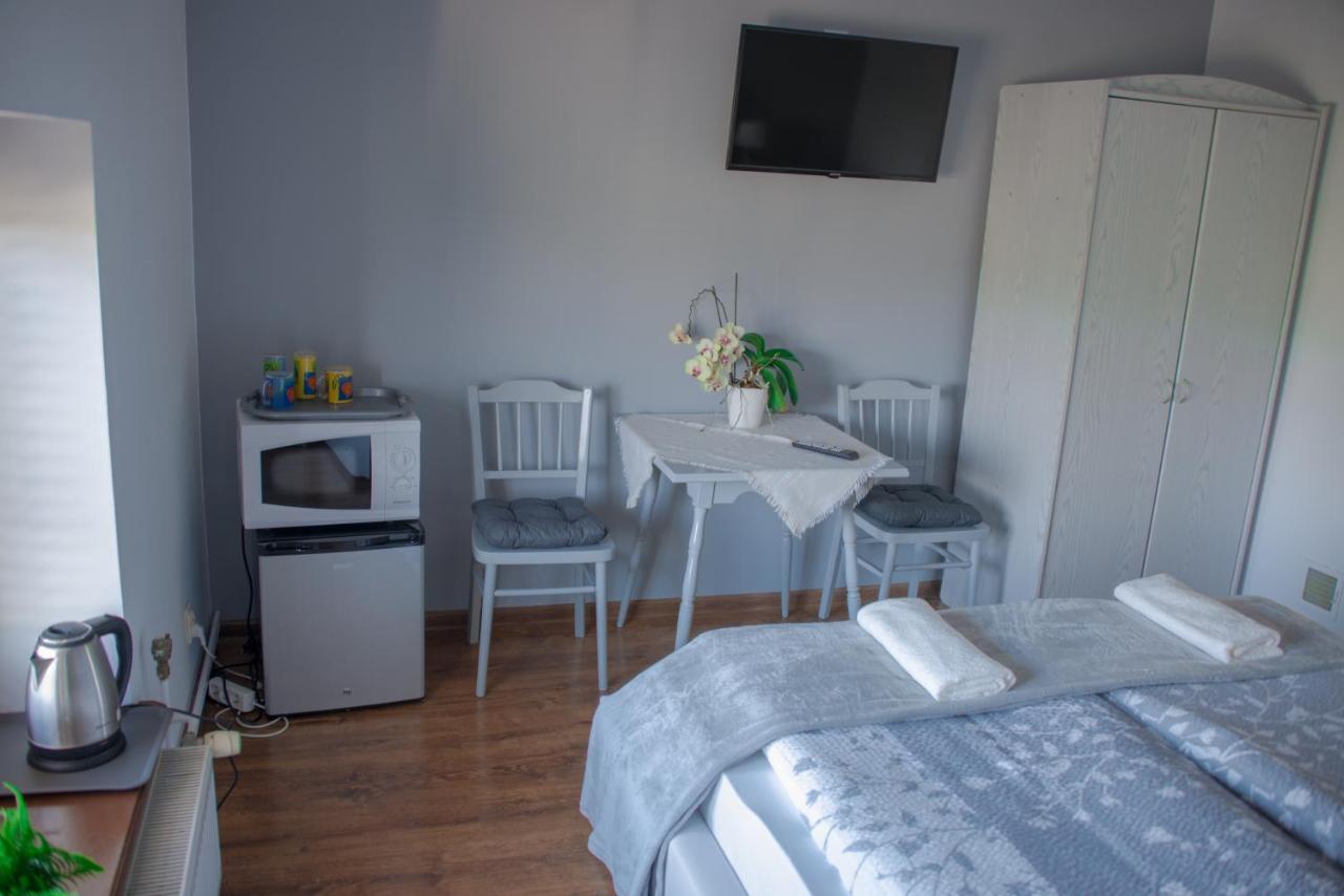 Dom Pod Orzechami Apartamento Nałęczów Exterior foto